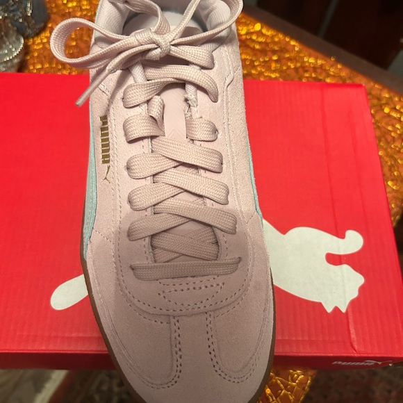 Puma Women's Light Pink Suede Lace-Up Sneakers with Gold Logo - Picture 2 of 4